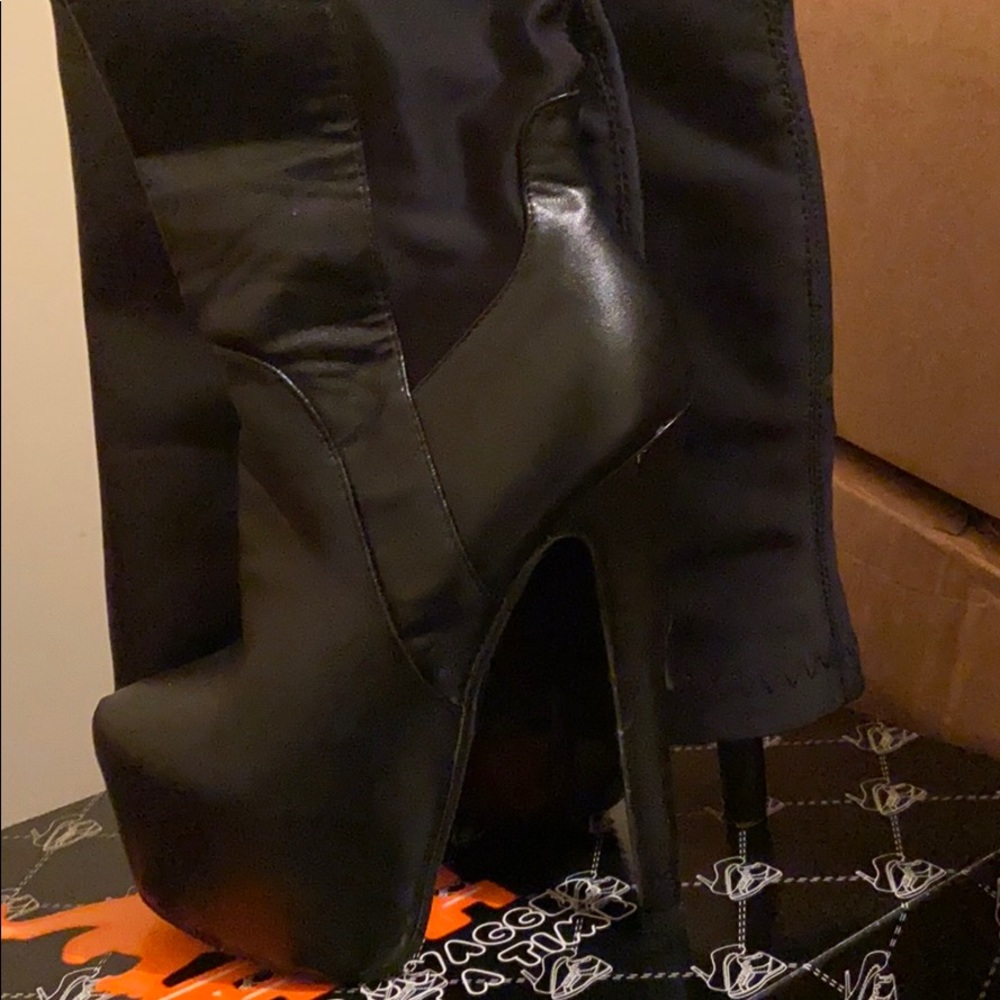 Black Knee High Platform Boots | Sz 5.5
